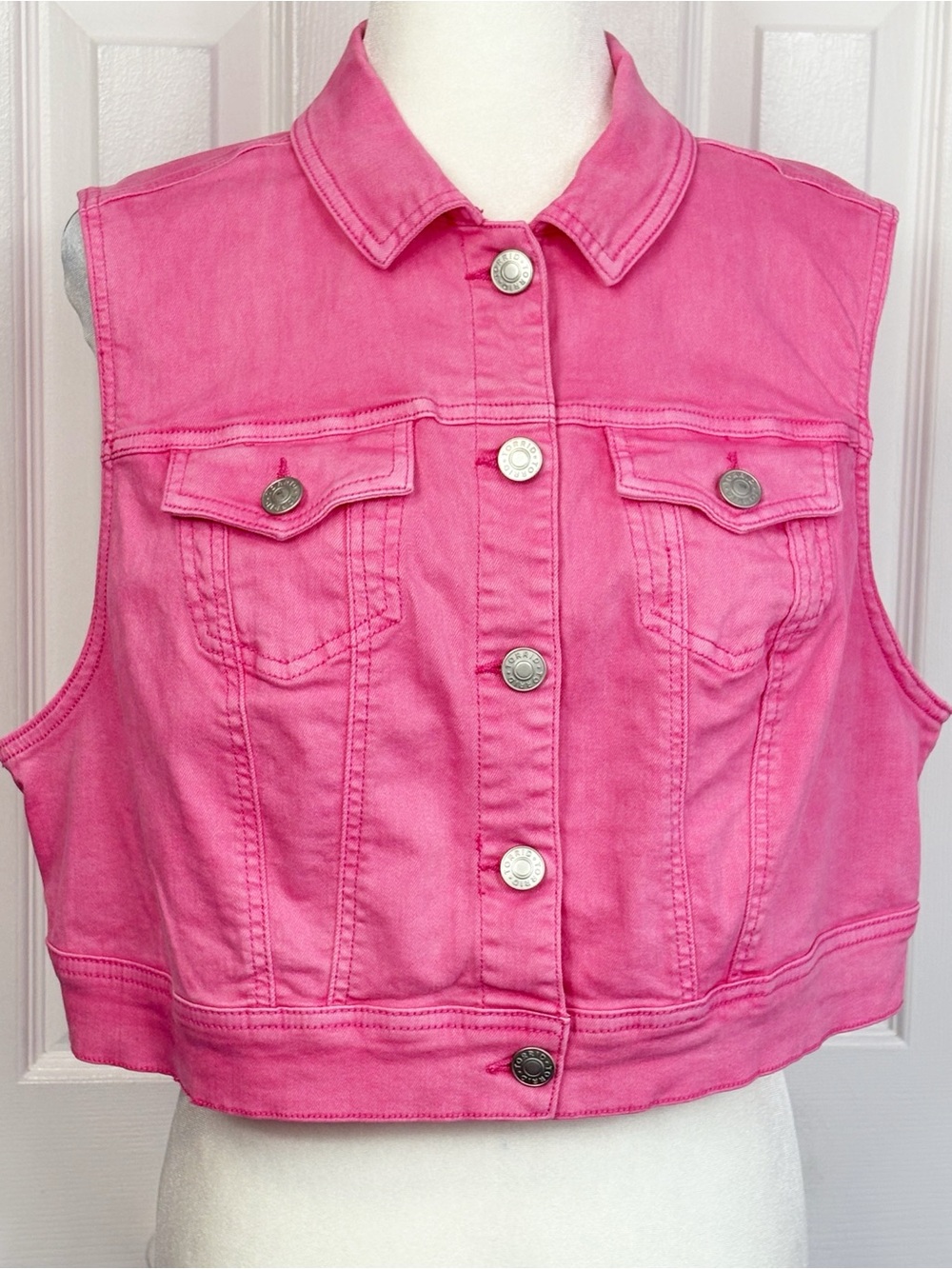 NWT Torrid Pink Denim Vintage Stretch Button Up Cropped Jean Vest Large